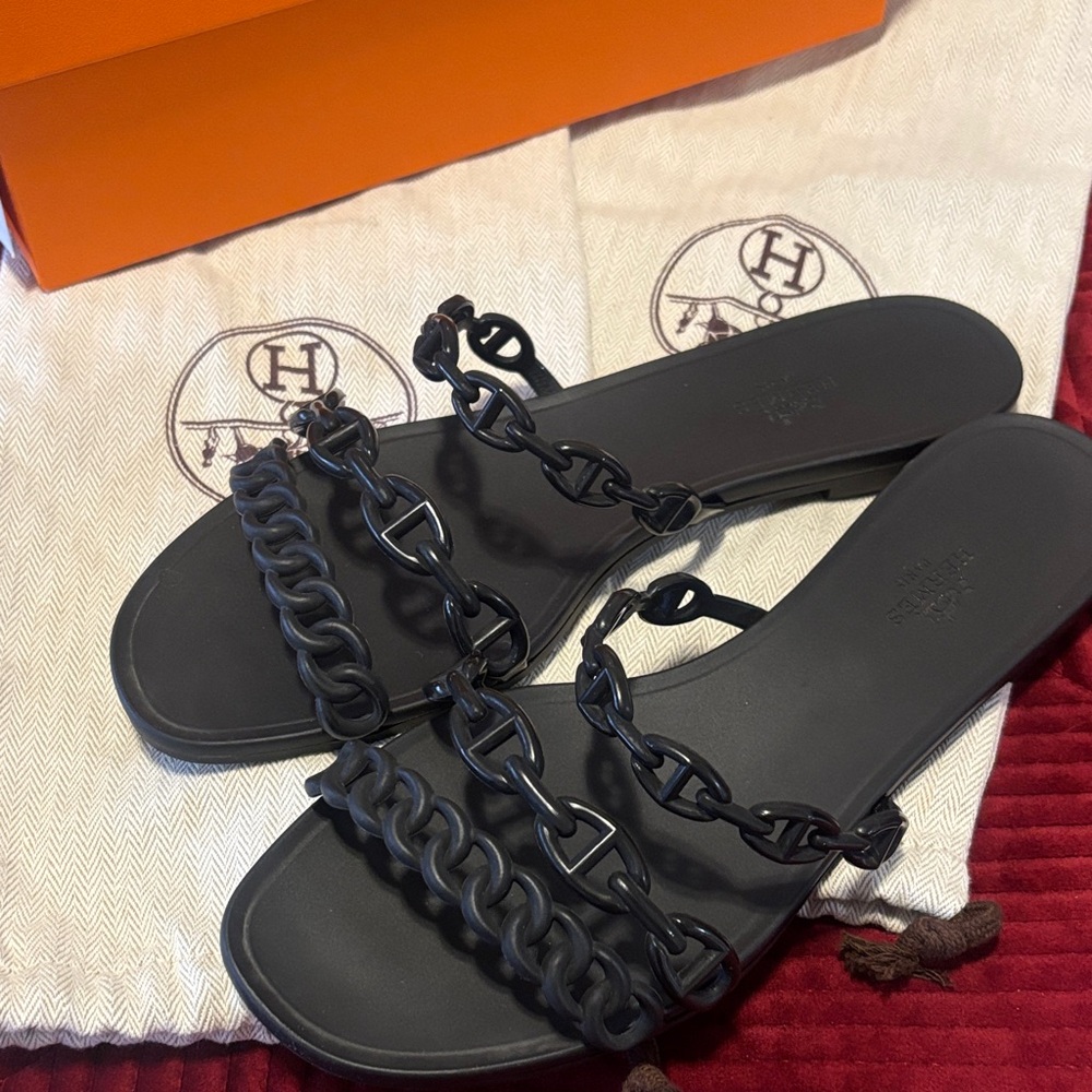 HERMES Rivage Black Chain Strap Women's Sandals size 39 vegan authentic with box